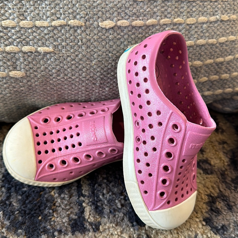 Hot pink pearl natives